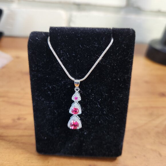 New Womens Ruby Necklace Set in 925 Silver & 14ktwg - Picture 7 of 8